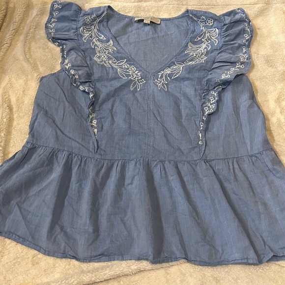 LOFT Tops - The Loft Size Medium Top
